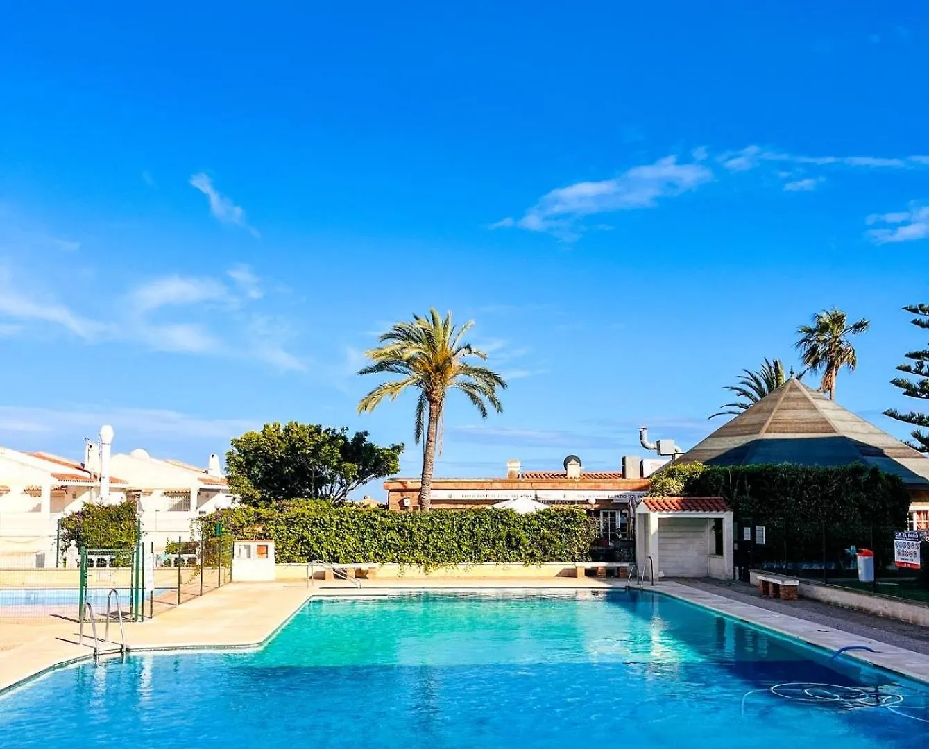 Luxury Modern Beachfront Villa ميخاس كوستا