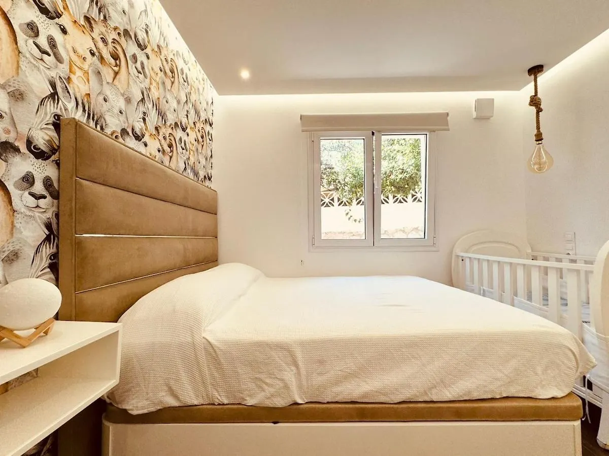 Luxury Modern Beachfront Villa ميخاس كوستا