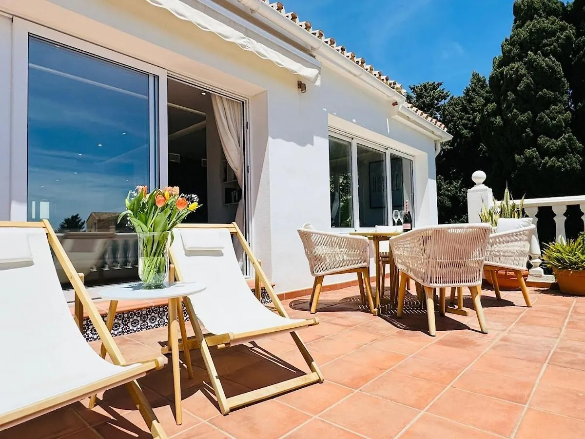 Luxury Modern Beachfront Villa ميخاس كوستا 0*,  إسبانيا