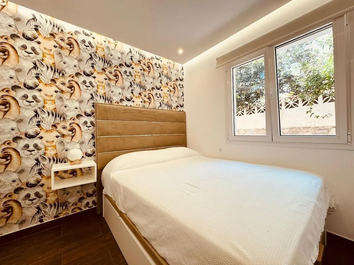 Luxury Modern Beachfront Villa ميخاس كوستا